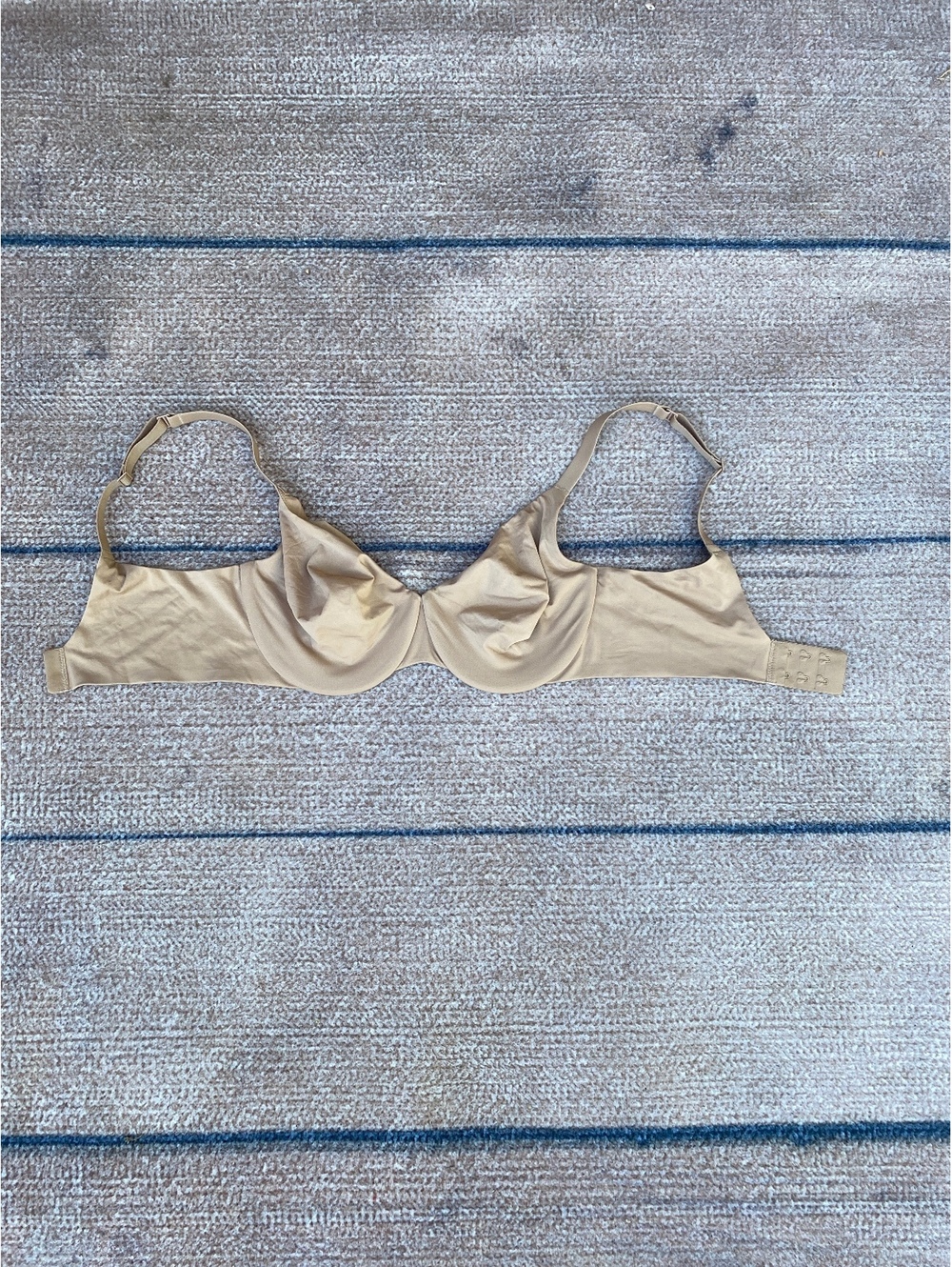 SKIMS Fits Everybody Unlined plunge bra 34D sand Underwire new without tags